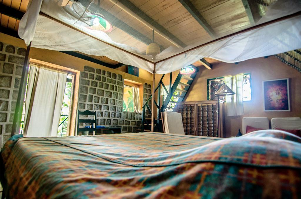 Les Bungalows D'Ambonara Hell-Ville Bagian luar foto