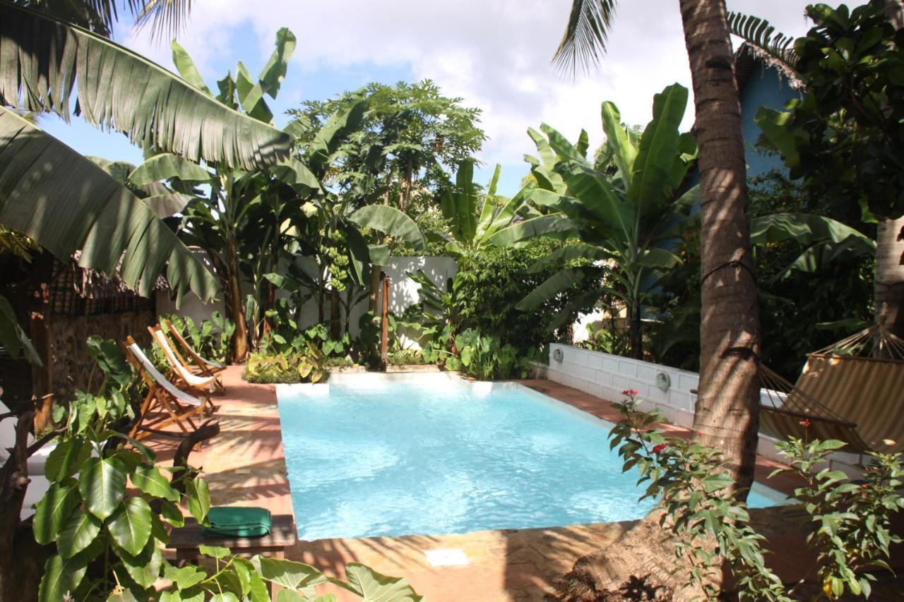 Les Bungalows D'Ambonara Hell-Ville Bagian luar foto