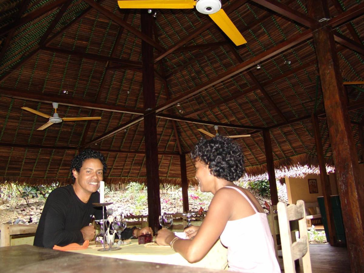 Les Bungalows D'Ambonara Hell-Ville Bagian luar foto